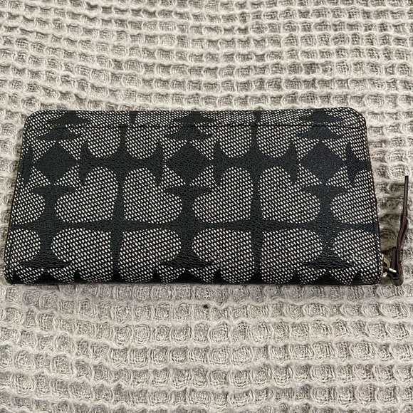Kate Spade Zippy Wallet - Picture 2 of 3